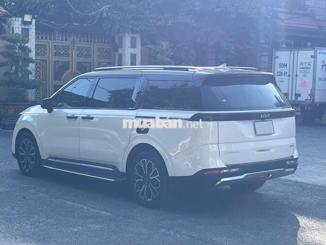 KIA Carnival Premium 2023 8 chỗ Trắng 80.000 km