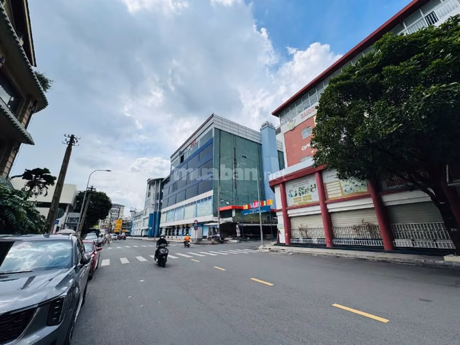 Cho thuê Tòa nhà GÓC 2MT số 3 Hoàng Việt, P.4,Tân Bình