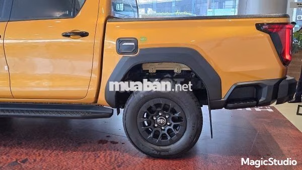 Toyota Hilux Pro 2.8L 4x2 AT 2026 - 671 Triệu