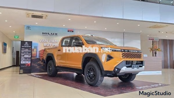 Toyota Hilux Pro 2.8L 4x2 AT 2026 - 671 Triệu