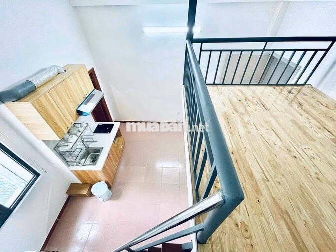 Phòng trọ GÁC XÉP có CỬA SỔ THOÁNG đi bộ qua trường GTVT, Hutech