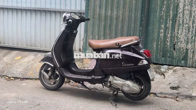 Piaggio Vespa Nâu