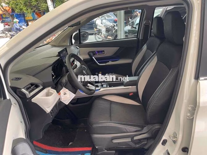 Toyota Veloz Cross Top 2025 / xe đẹp như mới