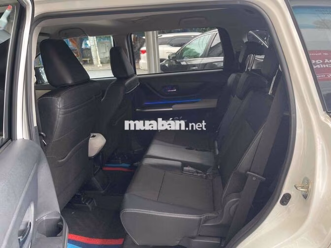 Toyota Veloz Cross Top 2025 / xe đẹp như mới