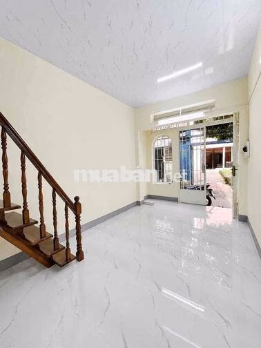 Bán nhà lô góc hẻm 3,5m Quận 7 – 2 tầng – Không quy hoạch/Lộ giới