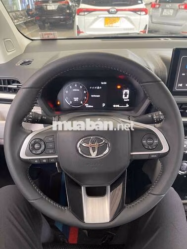 Toyota Veloz Cross Top 2025 / xe đẹp như mới