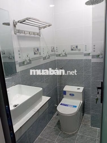 2.86 Tỷ Nhà Phố KDC Thủ Dầu Một - Sổ hoàn công, hẻm xe hơi 7m 