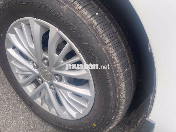 Suzuki Ertiga 2019 Số sàn Trắng 7 chỗ