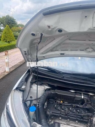 Suzuki Ertiga 2019 Số sàn Trắng 7 chỗ