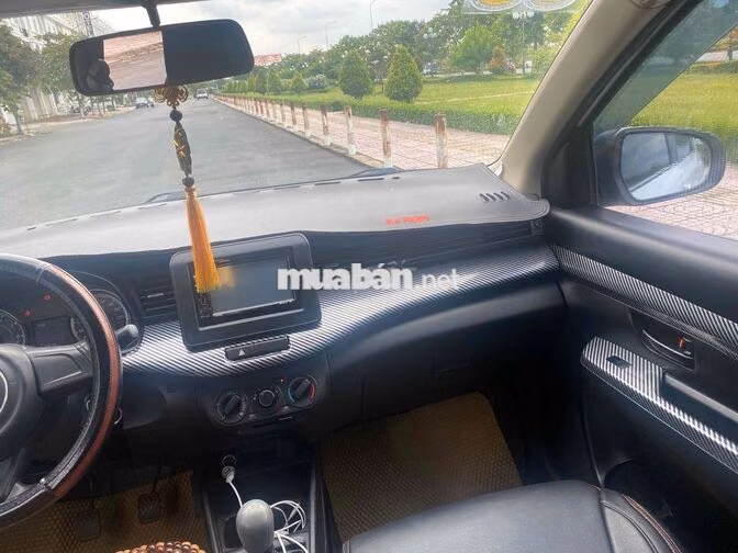 Suzuki Ertiga 2019 Số sàn Trắng 7 chỗ