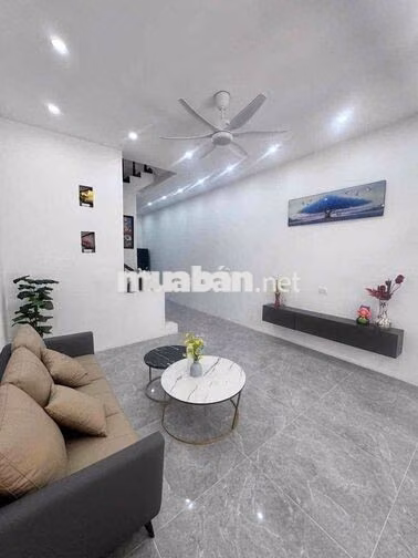 CHO THUÊ NHÀ NGUYÊN CĂN PHỐ CHU HUY MÂN - PHÚC ĐỒNG - Ô TÔ ĐỖ GẦN -3PN