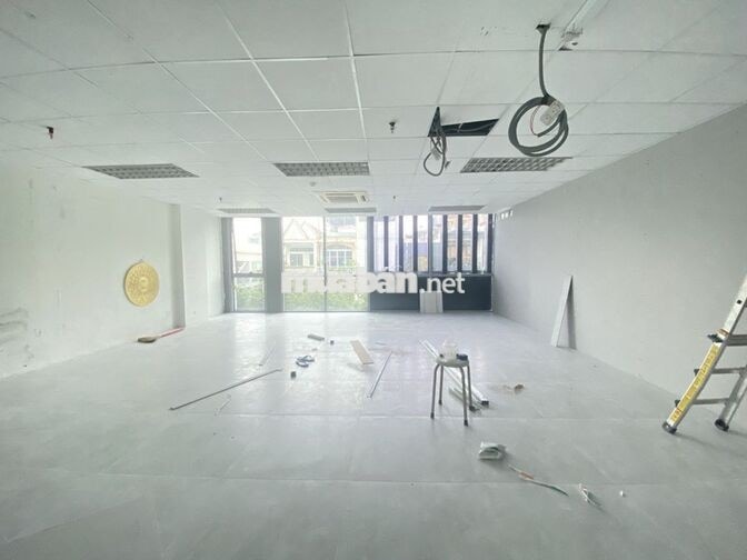 TÒA NHÀ ĐƯỜNG NGUYỄN THÁI BÌNH. DT 8X20M, HẦM TRỆT 4 LẦU CẦN CHO THUÊ