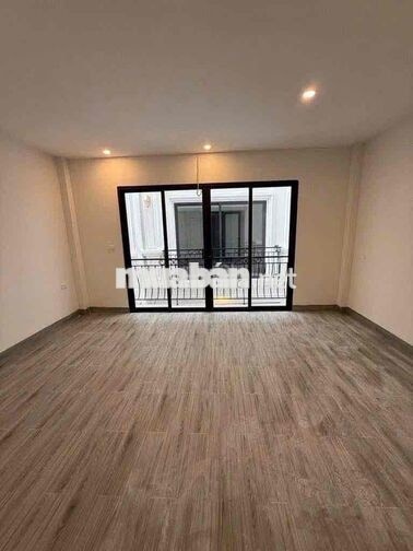 CHO THUÊ NHÀ NGUYÊN CĂN TẠI CỰ KHỐI - NHÀ MỚI 3PN- NỘI THẤT CƠ BẢN