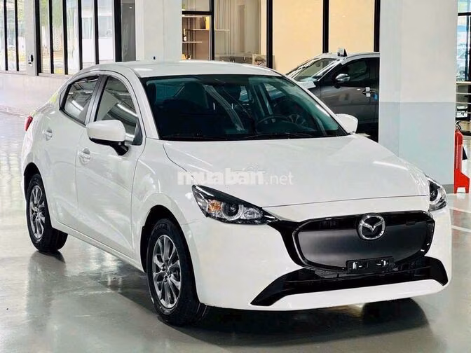 Mazda 2 AT Trắng