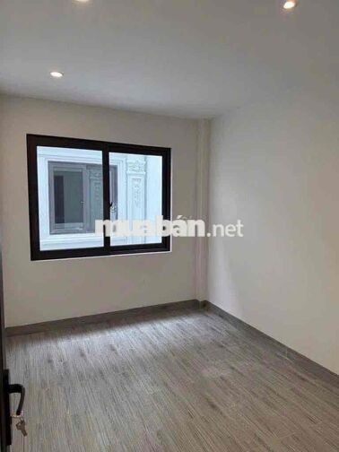 CHO THUÊ NHÀ NGUYÊN CĂN TẠI CỰ KHỐI - NHÀ MỚI 3PN- NỘI THẤT CƠ BẢN