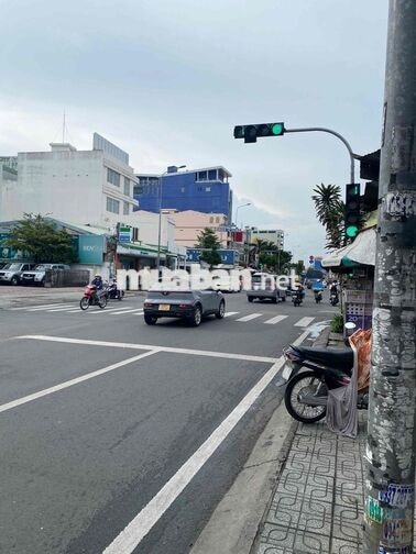 Mặt bằng kinh doanh 2 mặt tiền ngay ngã tư