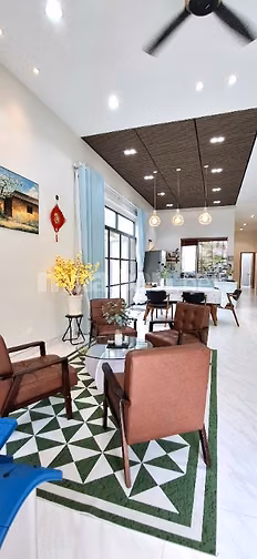 Nhà mới, cách đường lớn 1 căn nhà, chính chủ