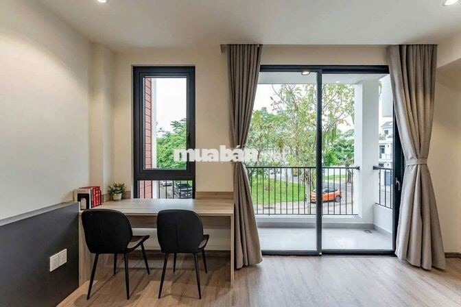 Cực phẩm STUDIO MỚI TOANH, BANCOL ĐÓN NẮNG GIÓ THOÁNG, Đ.3 THÁNG 2,Q10