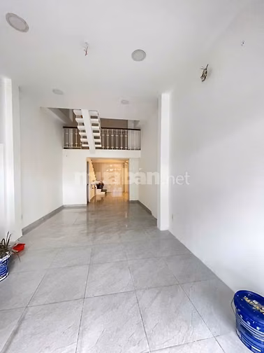  Mặt bằng kd Mặt tiền 3/2 P9Q10 nhà đẹp kd được liền, gần cầu vượt 3/2