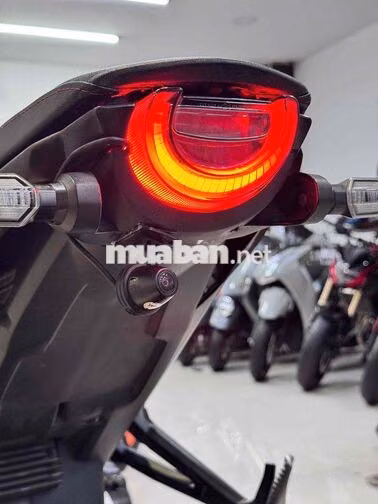 Honda CB1000 Neo Sport Đen
