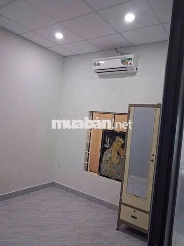 Nhà hẻm rộng 4m có 2 pn 2wc, mới và sạch sẽ