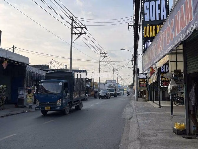 NHÀ MT PHAN VĂN HỚN DIỆN TÍCH RỘNG GIÁ TỐT