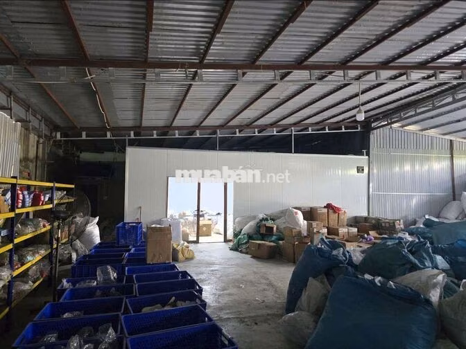CHO THUÊ KHO,XƯỞNG 300M² GIÁ 26TR/T, Đ XE CÔNG 40F KCN TÂN BÌNH 