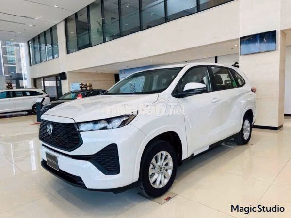 Toyota Innova Cross 2.0G CVT 2026 - 702 Triệu