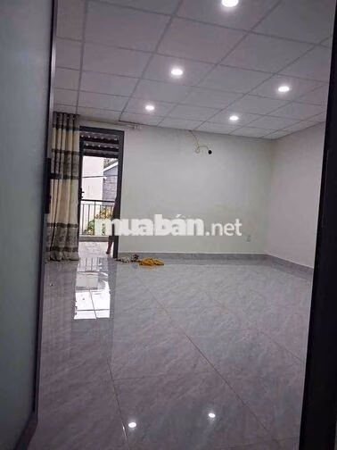 Nhà hẻm rộng 4m có 2 pn 2wc, mới và sạch sẽ