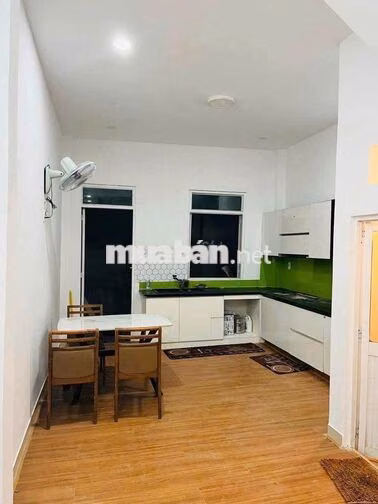 Chủ cho thuê nhà đg xe hơi DT:52m2 giá 10tr/thg lầu ,HBP,TĐ 