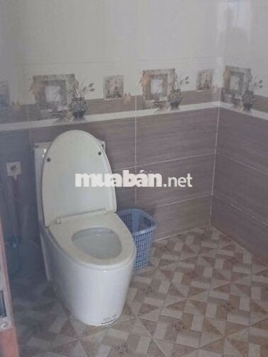 Nhà hẻm rộng 4m có 2 pn 2wc, mới và sạch sẽ