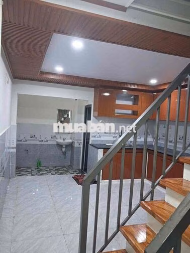 Nhà hẻm rộng 4m có 2 pn 2wc, mới và sạch sẽ