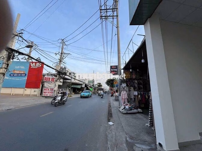 NHÀ MT PHAN VĂN HỚN DIỆN TÍCH RỘNG GIÁ TỐT