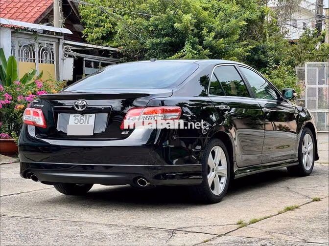 TOYOTA CAMRY SE 2.5. MODEL 2010