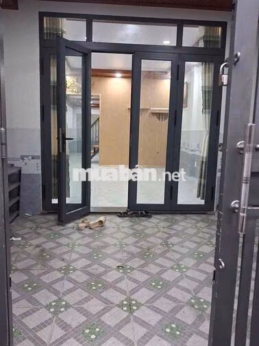 Nhà hẻm rộng 4m có 2 pn 2wc, mới và sạch sẽ
