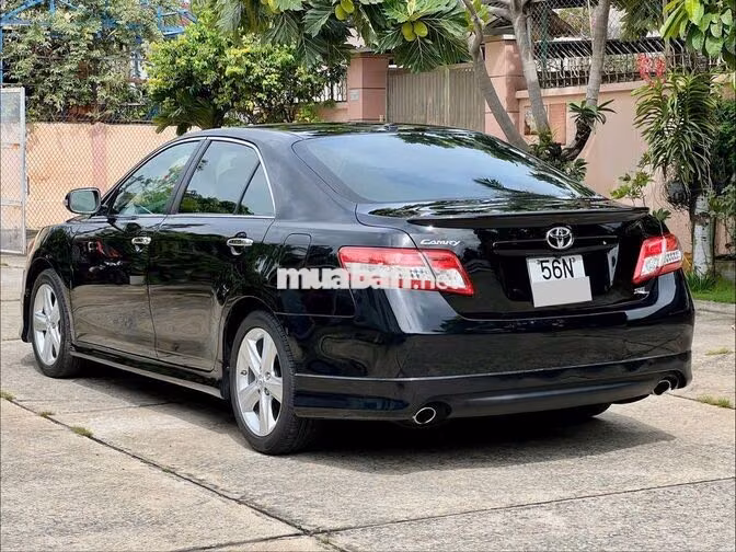 TOYOTA CAMRY SE 2.5. MODEL 2010