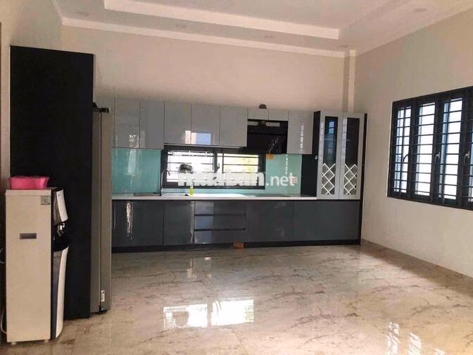 Biệt Thự Thành Phố Mới , gần eaon. 320m2 1 trệt 1 Lầu full nội thất