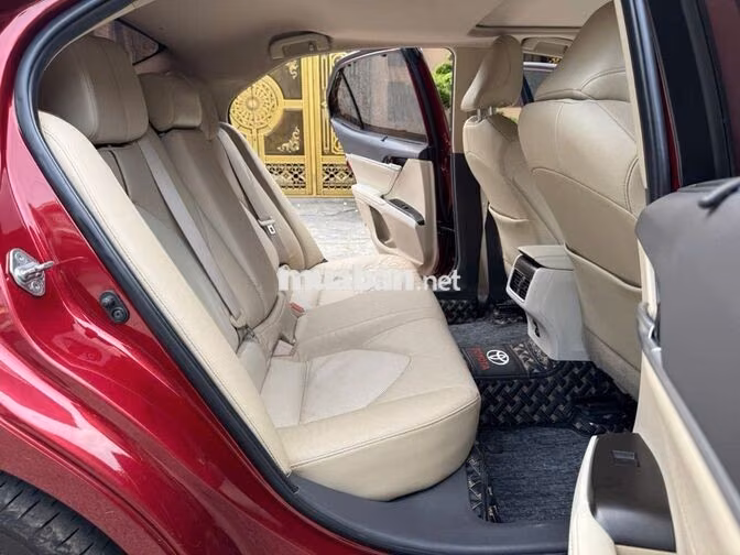 Toyota Camry 2.5Q 2022 Đỏ