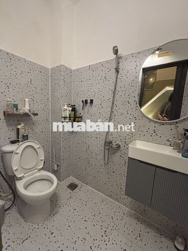 Nhà cần bán gấp 1 trệt 3 tầng, 4PN, 3WC, Hẻm xe hơi 6m