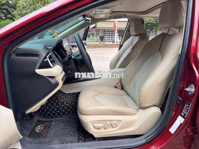 Toyota Camry 2.5Q 2022 Đỏ