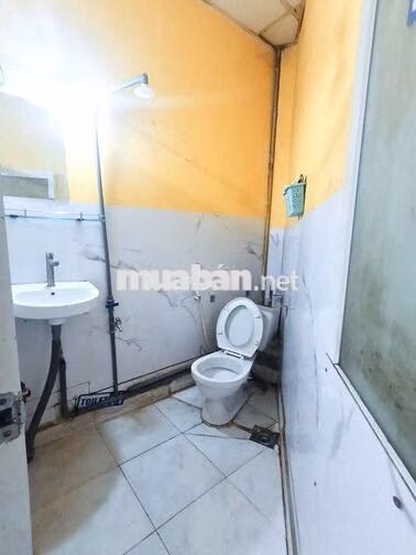 MẶT TIỀN NƠ TRANG LONG 7M NGANG CÓ GÁC LỬNG VỈA HÈ RỘNG CHO MỞ QUÁN ĂN
