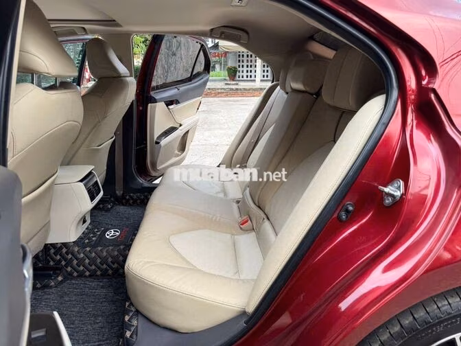 Toyota Camry 2.5Q 2022 Đỏ