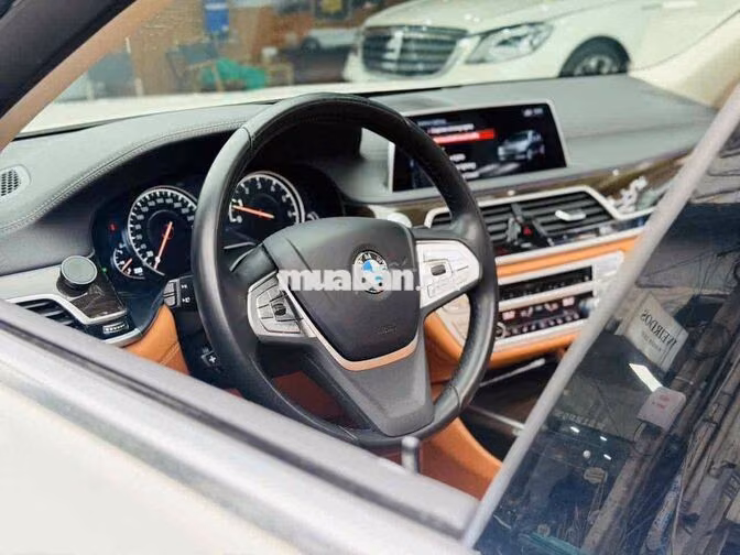 BMW 730Li 2018 Trắng Tự động 8 cấp