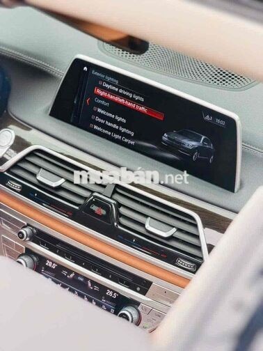 BMW 730Li 2018 Trắng Tự động 8 cấp