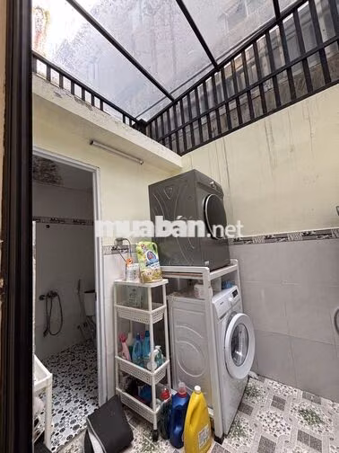 Nhà cần bán gấp 1 trệt 3 tầng, 4PN, 3WC, Hẻm xe hơi 6m