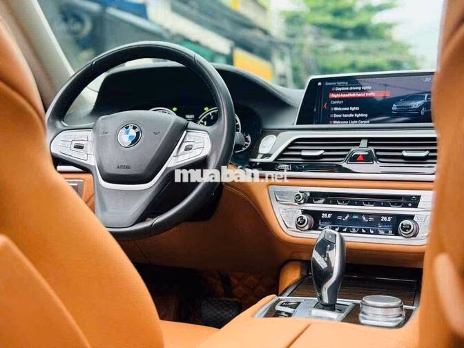 BMW 730Li 2018 Trắng Tự động 8 cấp