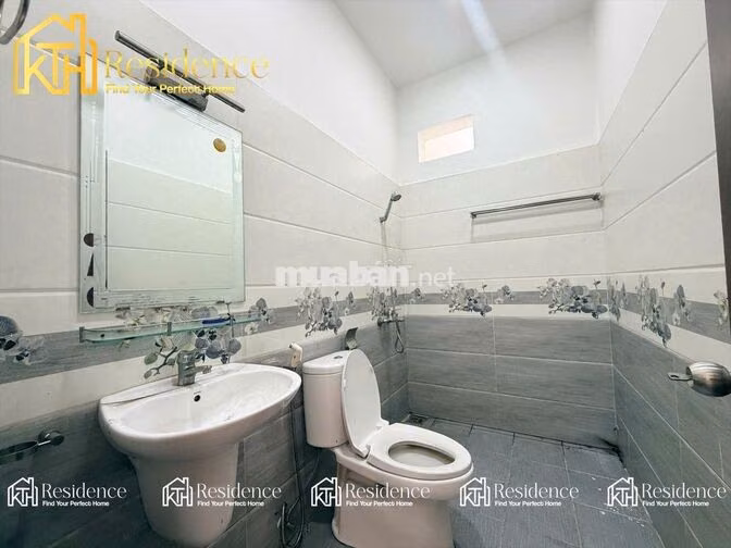 PHÒNG ĐẸP BAN CÔNG CỬA SỔ THOÁNG MÁT FULL NỘI THẤT