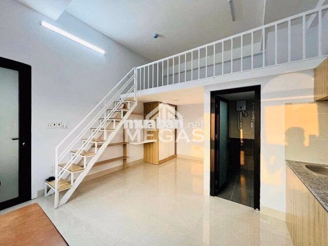 Duplex Mới Xây, Cửa Sổ Thoáng. Ngay Cổng Sau Văn Lang Cơ sở 3