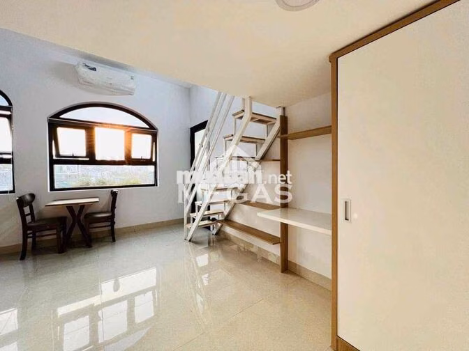 Duplex Mới Xây, Cửa Sổ Thoáng. Ngay Cổng Sau Văn Lang Cơ sở 3