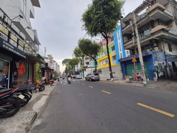 Bán gấp nhà MT Nguyễn Duy Dương-Quận 5 DT 4,9 x 21m GP 7 Tầng - 23 ỷ
